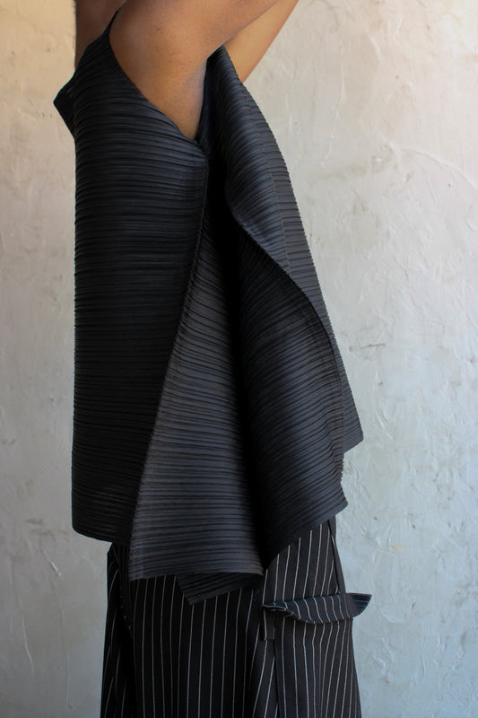Top Black Pleated Tank