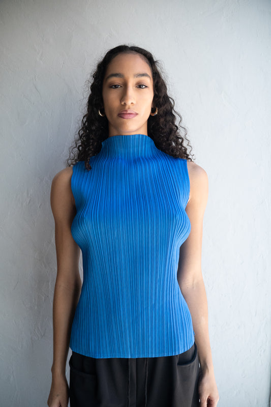 Top Blue Sleeveless Pleated Tank One Size